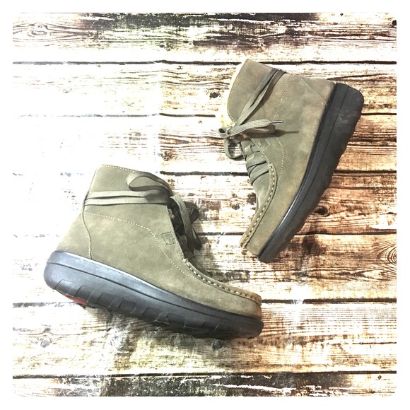 fitflop fur lined boots